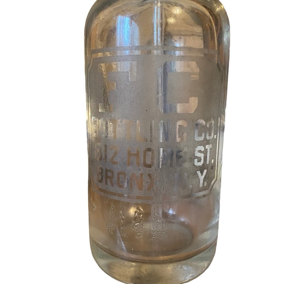 Vintage seltzer bottle Bronx, NY Bottling Co.  812 home st. - Picture 2 of 5